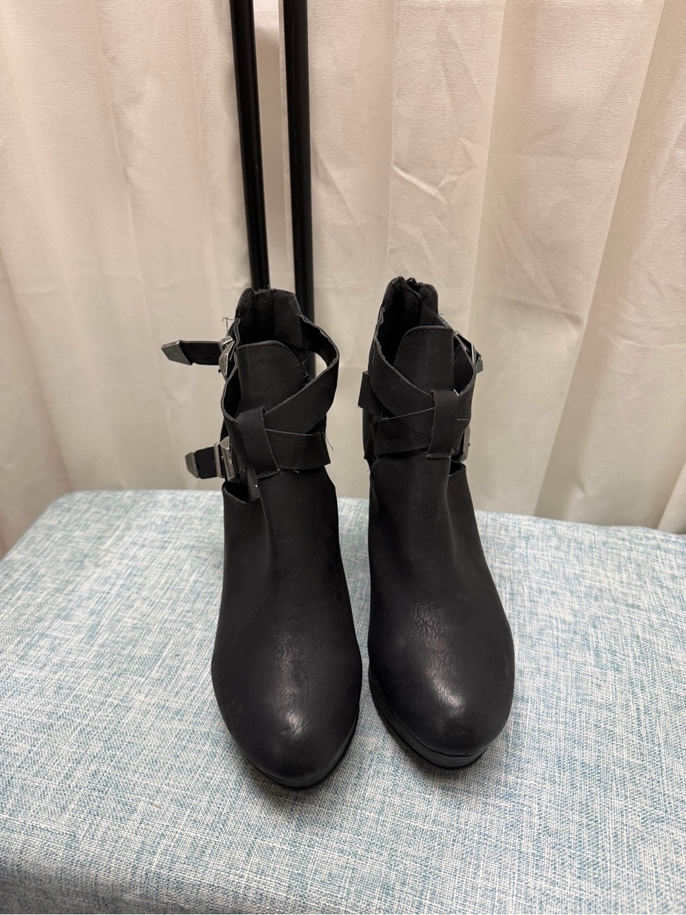 Sbicca Black Platform Wedge Buckle Ankle Boots Size 9